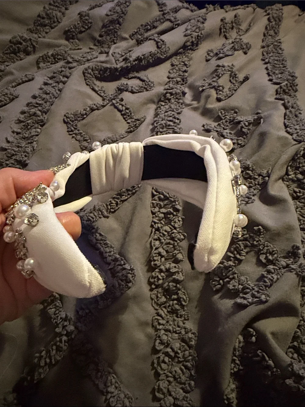 NWOT White Pearl & Crystal Snowflake Knot Headband